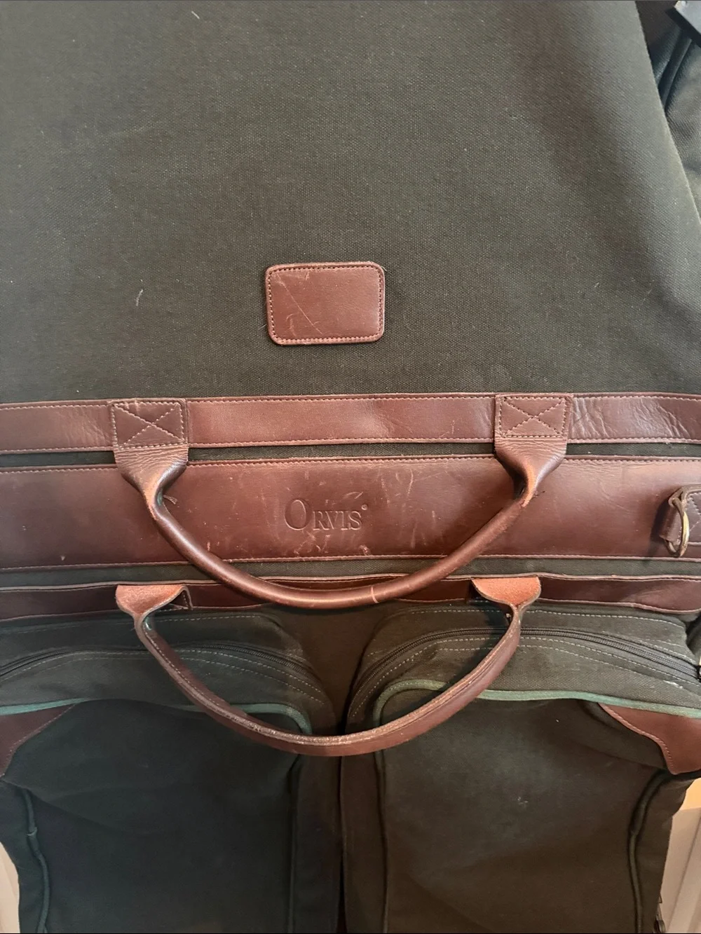Orvis Battenkill Green and Brown Garment Bag with Dual Front Pockets